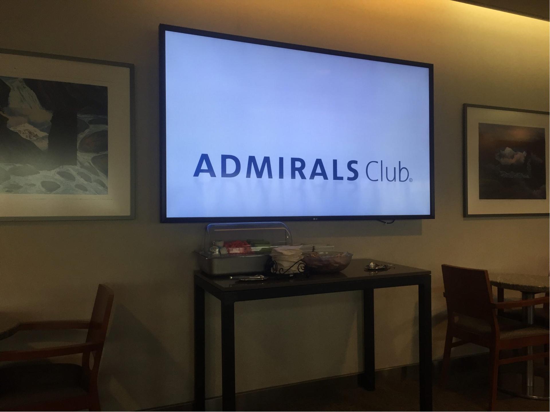 American Airlines Admirals Club image 45 of 48