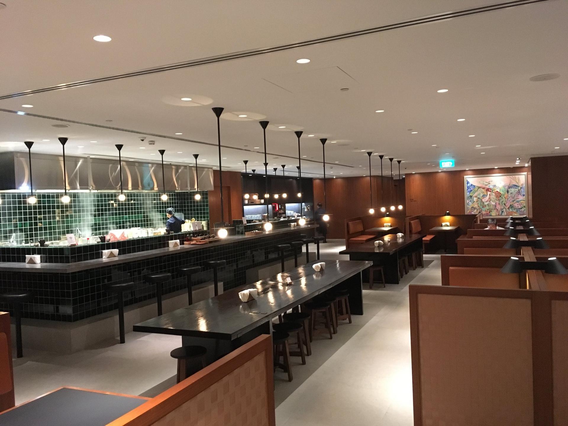 Cathay Pacific Lounge image 10 of 60