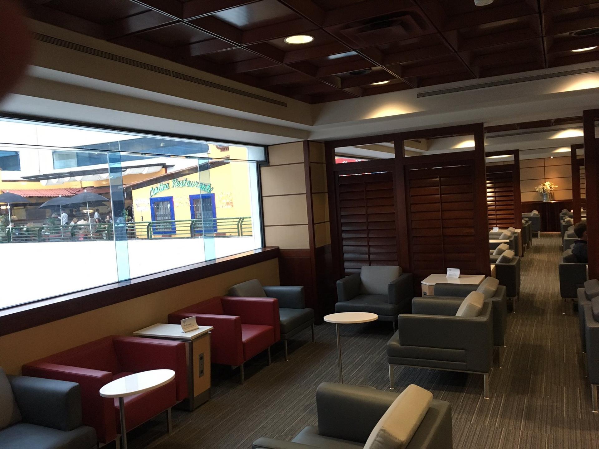 American Airlines Admirals Club image 4 of 32