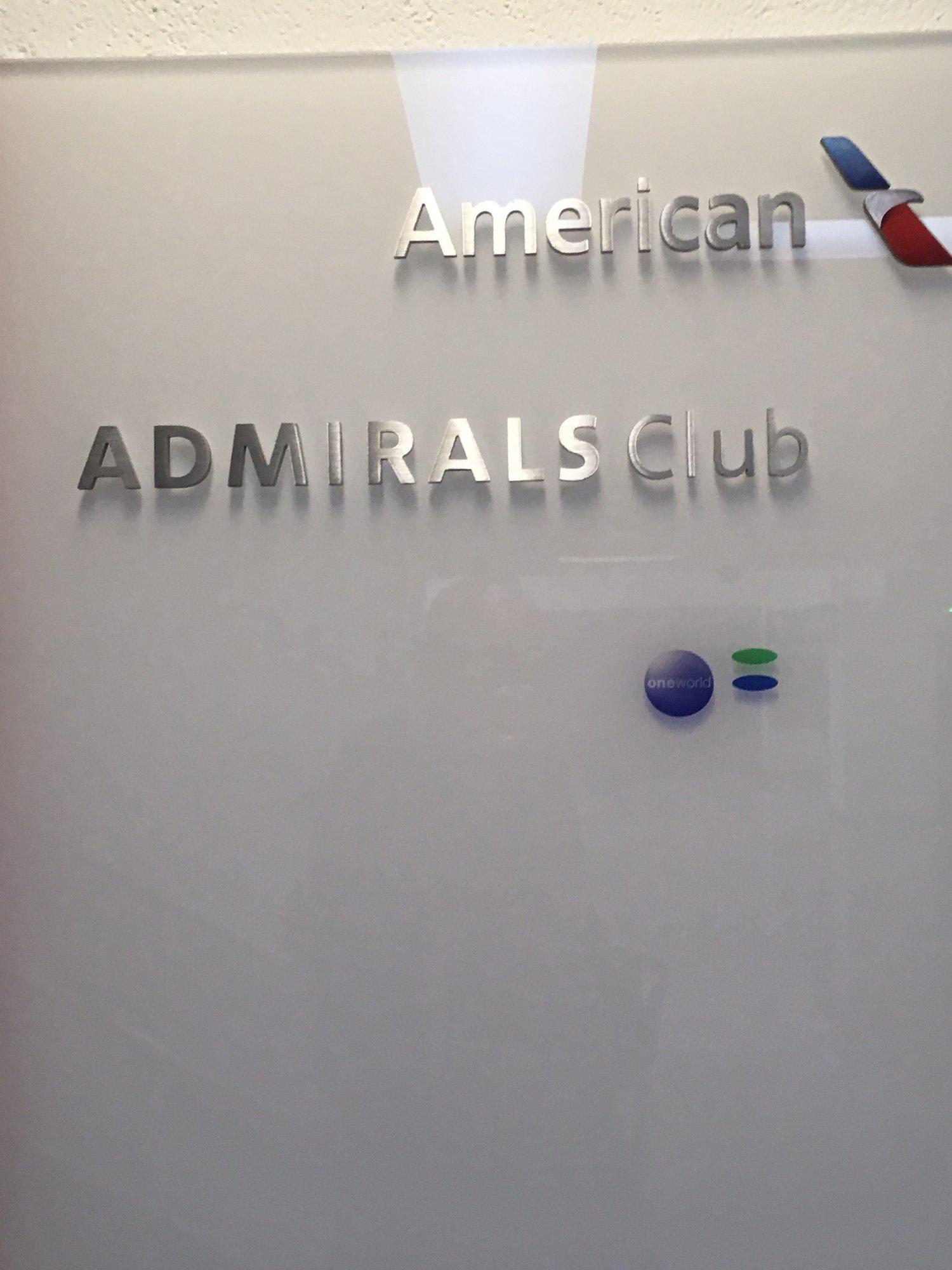 American Airlines Admirals Club image 31 of 32