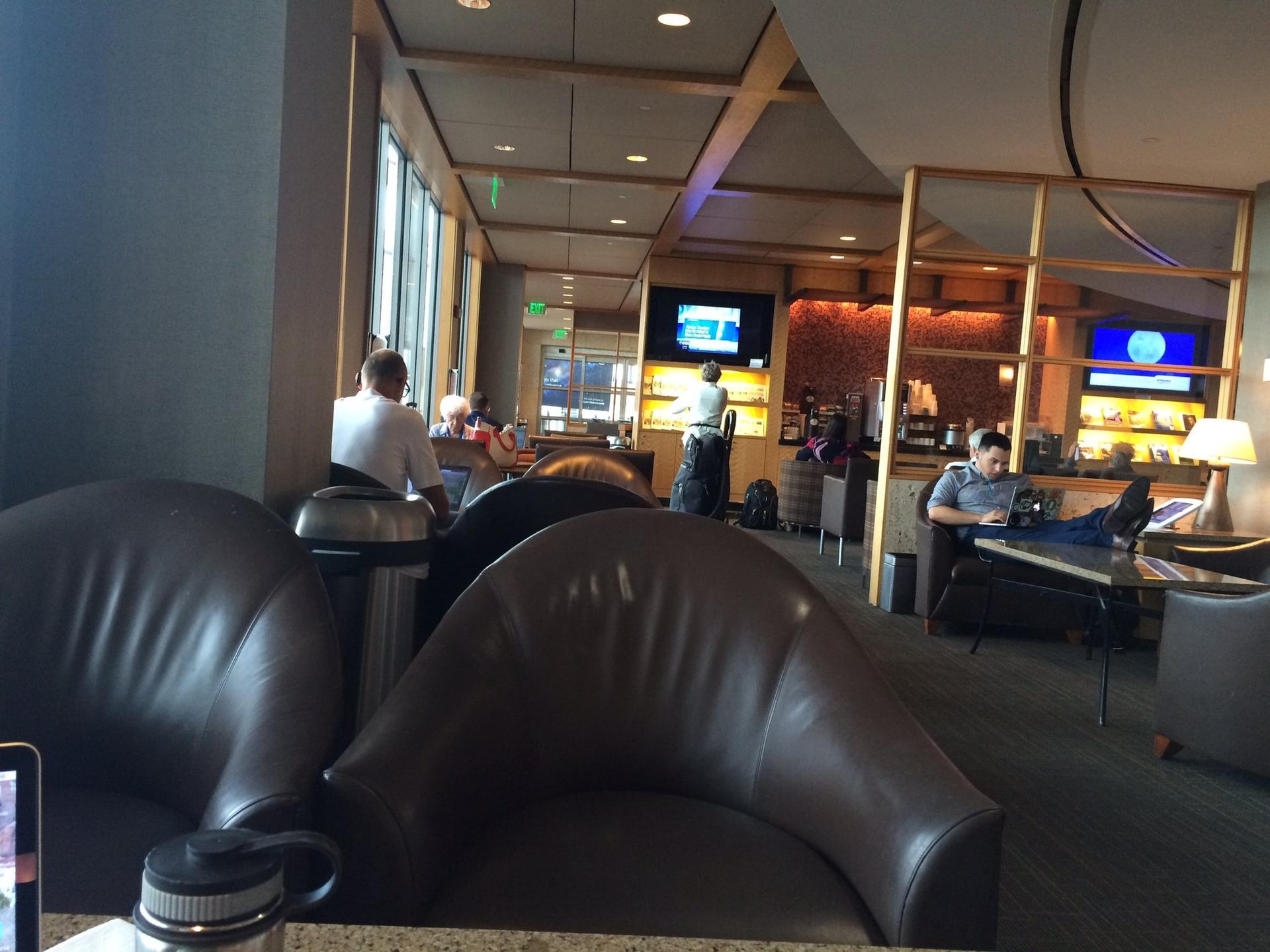 American Airlines Admirals Club image 4 of 14