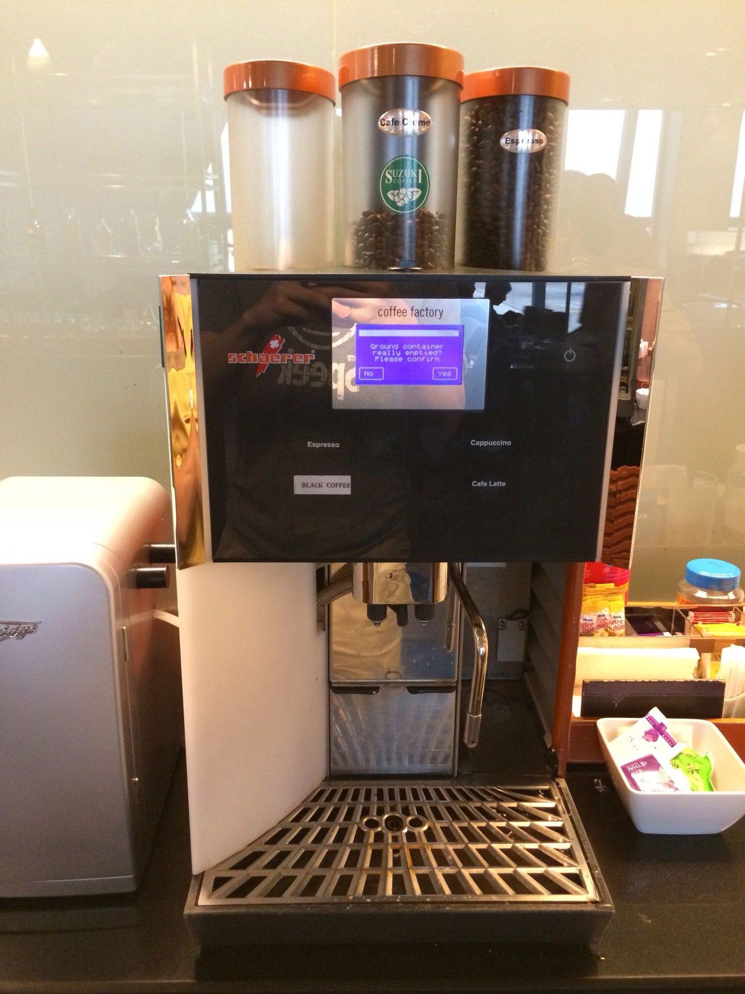 Thai Airways Royal Orchid Lounge image 10 of 15