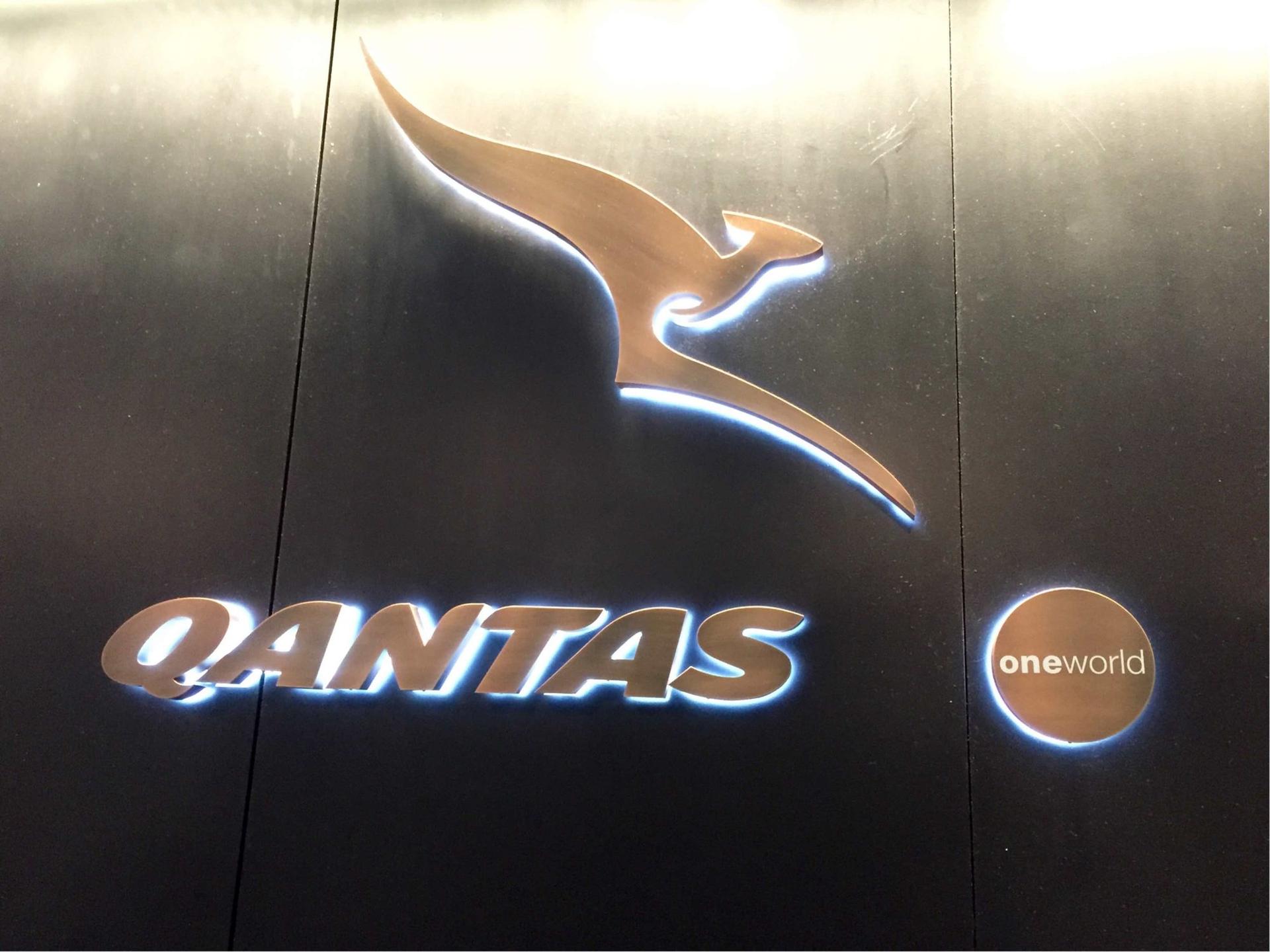 The Qantas Hong Kong Lounge image 57 of 99