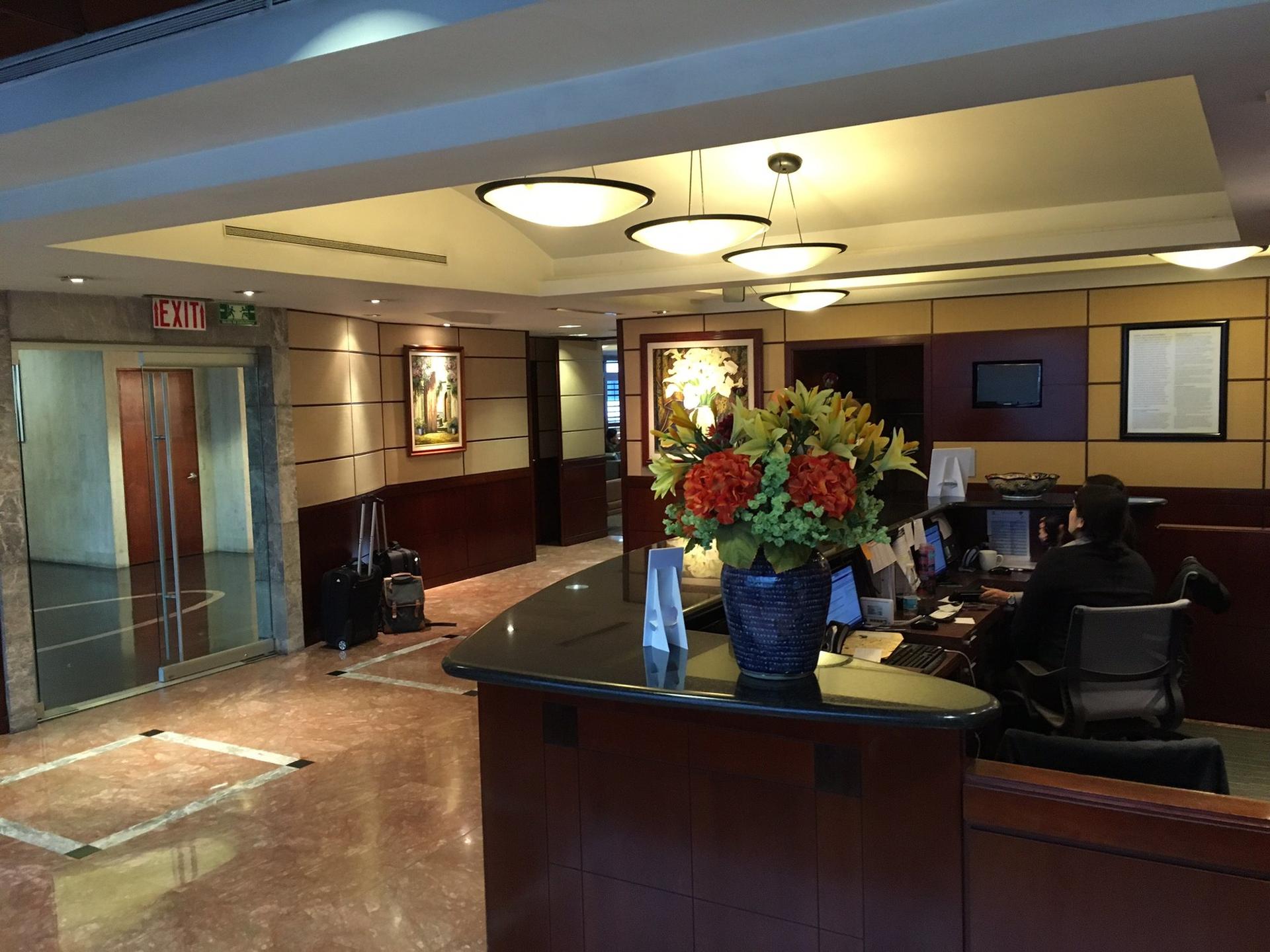 American Airlines Admirals Club image 18 of 32