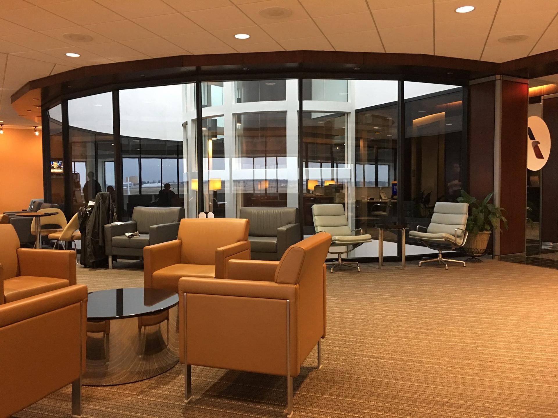 American Airlines Admirals Club image 4 of 16
