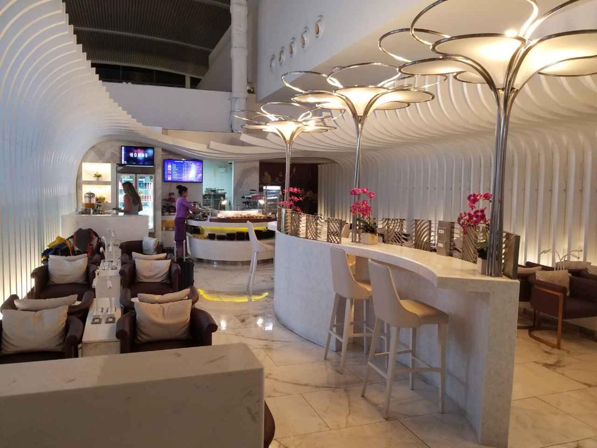 Thai Airways Royal Orchid Lounge image 3 of 9