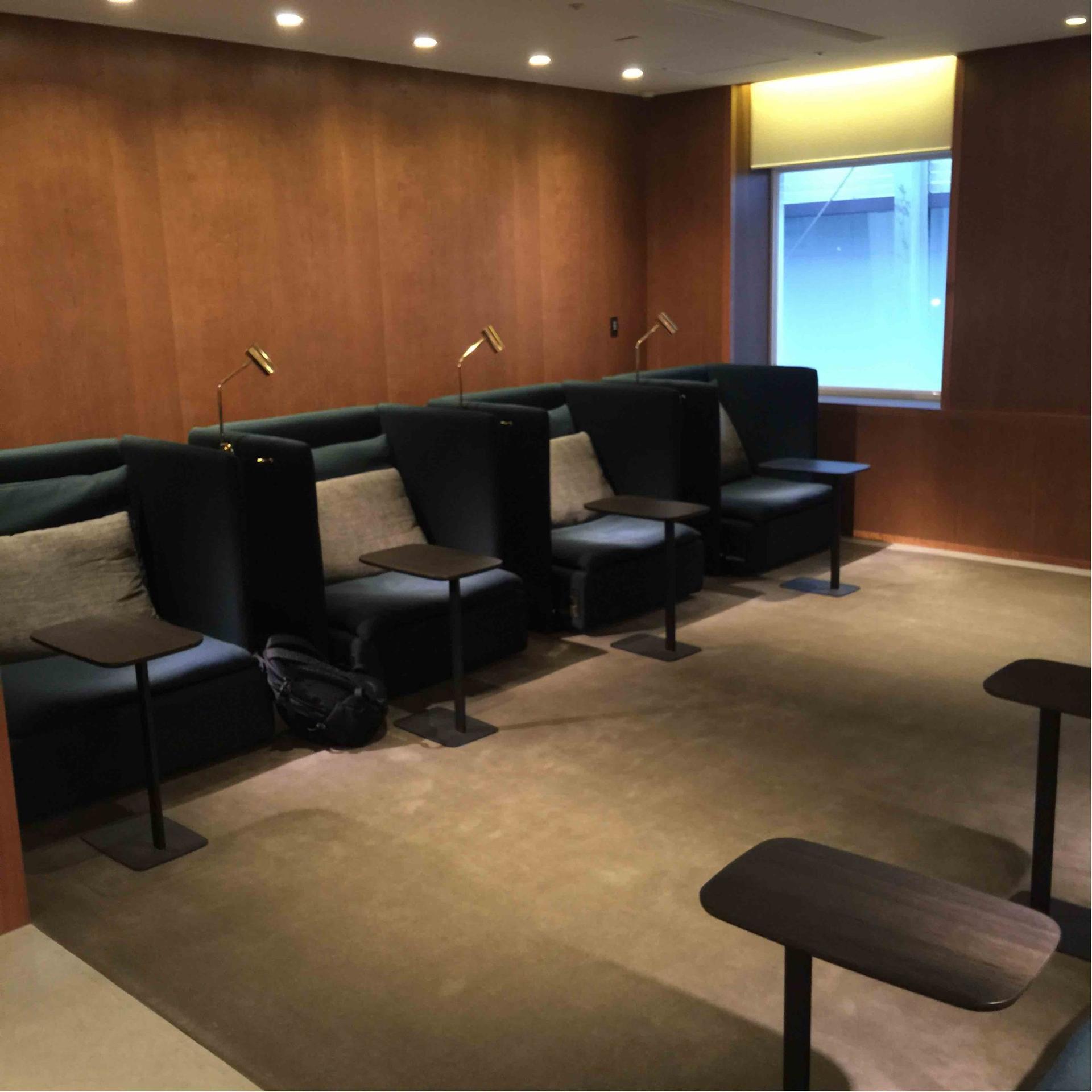 Cathay Pacific Lounge image 15 of 37