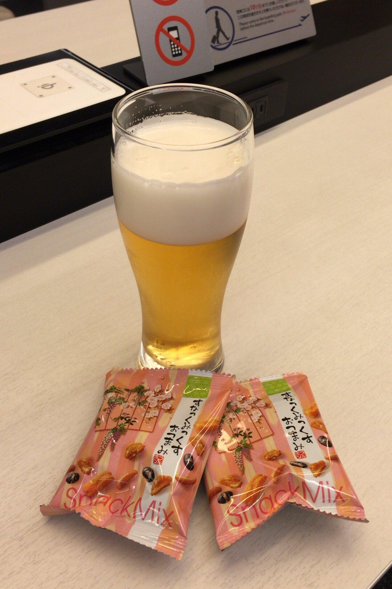All Nippon Airways ANA Lounge (Gate 60) image 9 of 10