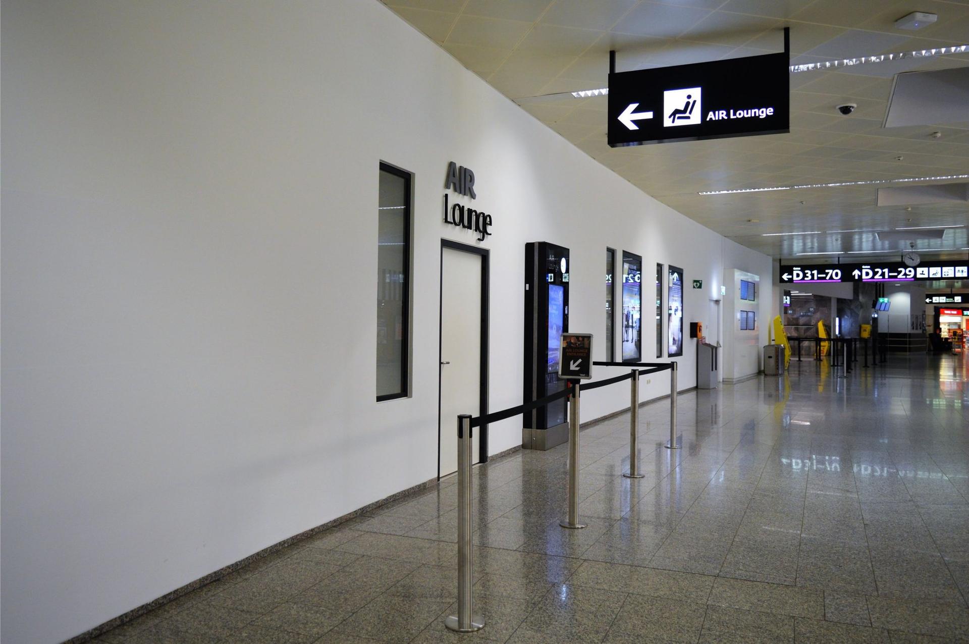 Air Lounge (Non-Schengen)  image 13 of 23