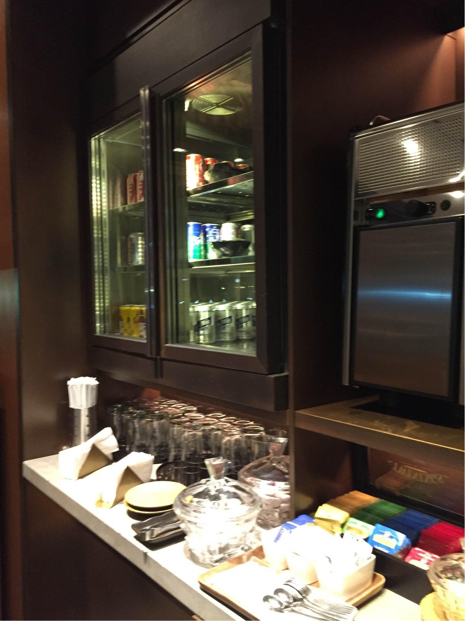 Cathay Pacific First and Business Class Lounge image 18 of 19