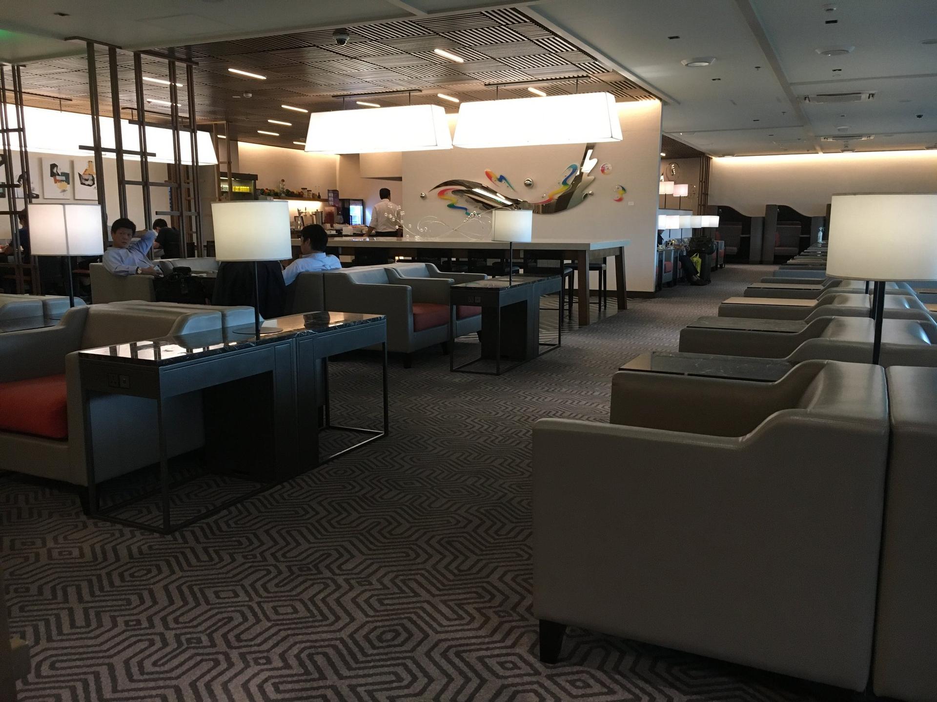 Singapore Airlines SilverKris Lounge image 11 of 12