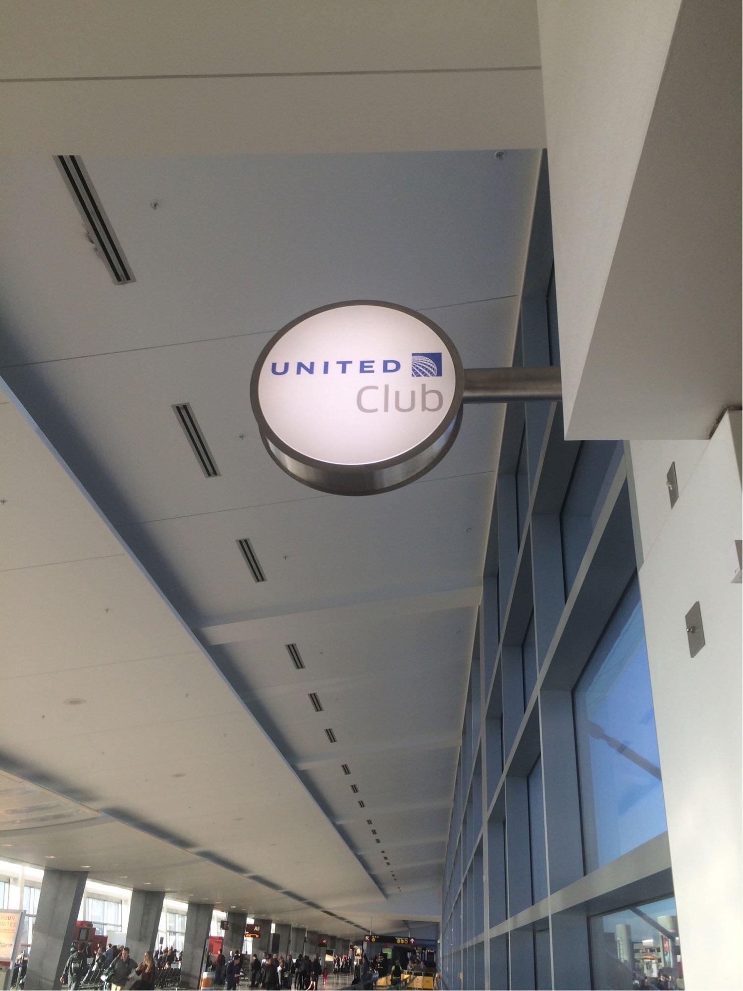 United Airlines United Club image 14 of 57