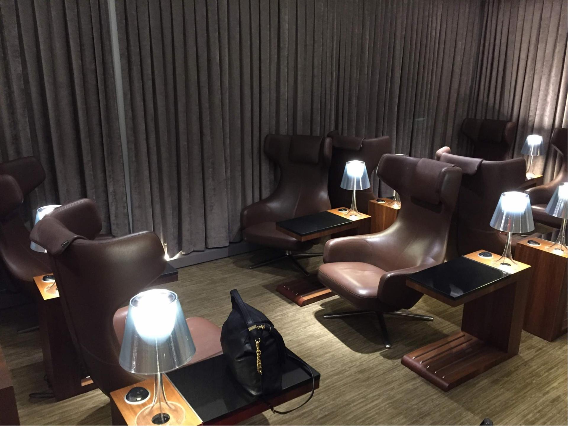 Singapore Airlines SilverKris First Class Lounge image 7 of 7