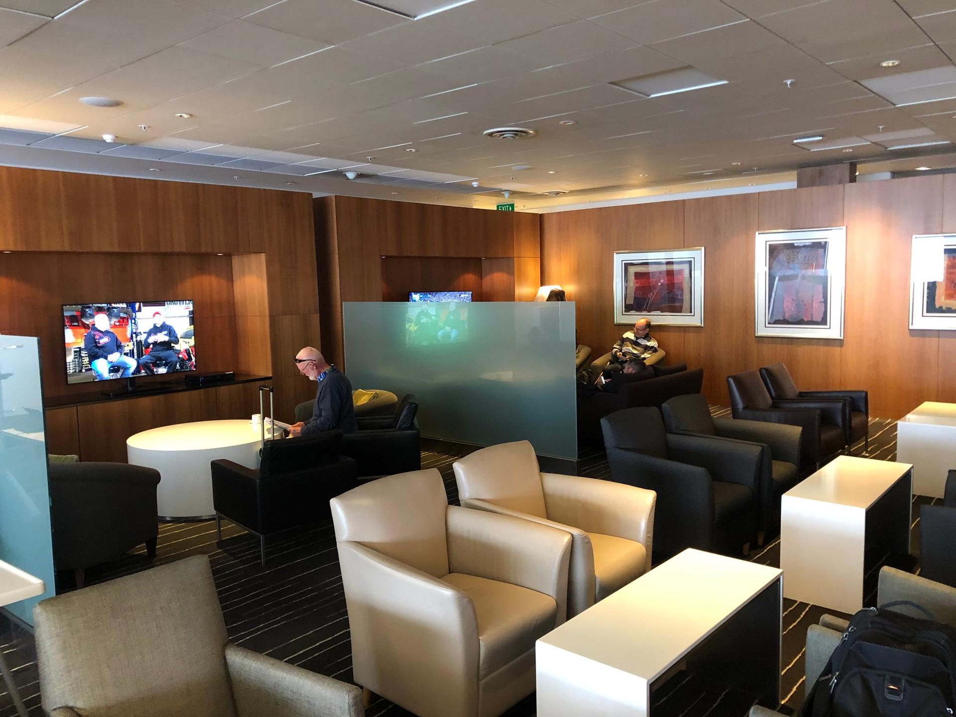 Qantas Airways International Business Lounge image 9 of 37