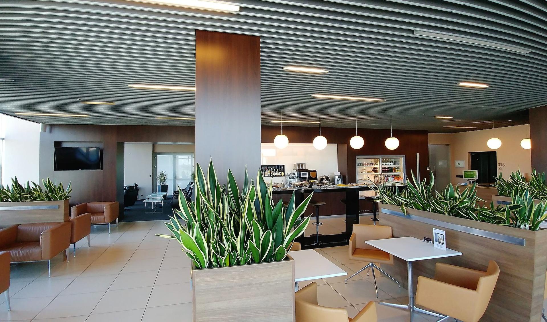 Business Lounge image 2 of 22