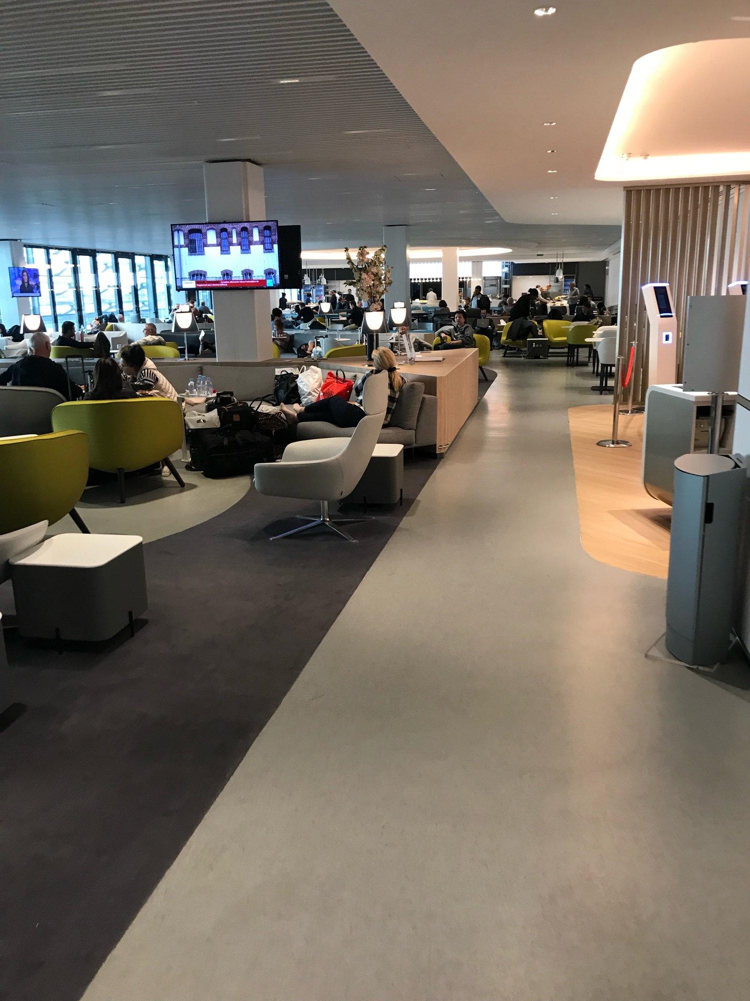 Air France Lounge (Concourse L) image 23 of 57