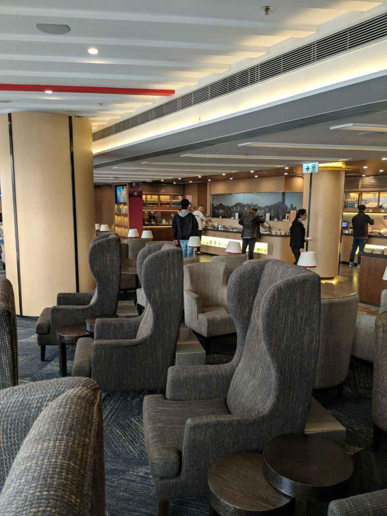 Hong Kong Airlines VIP Lounge (Club Bauhinia) image 34 of 40