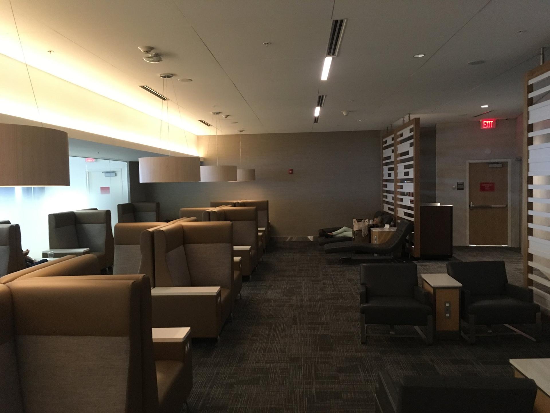 American Airlines Flagship Lounge image 29 of 65