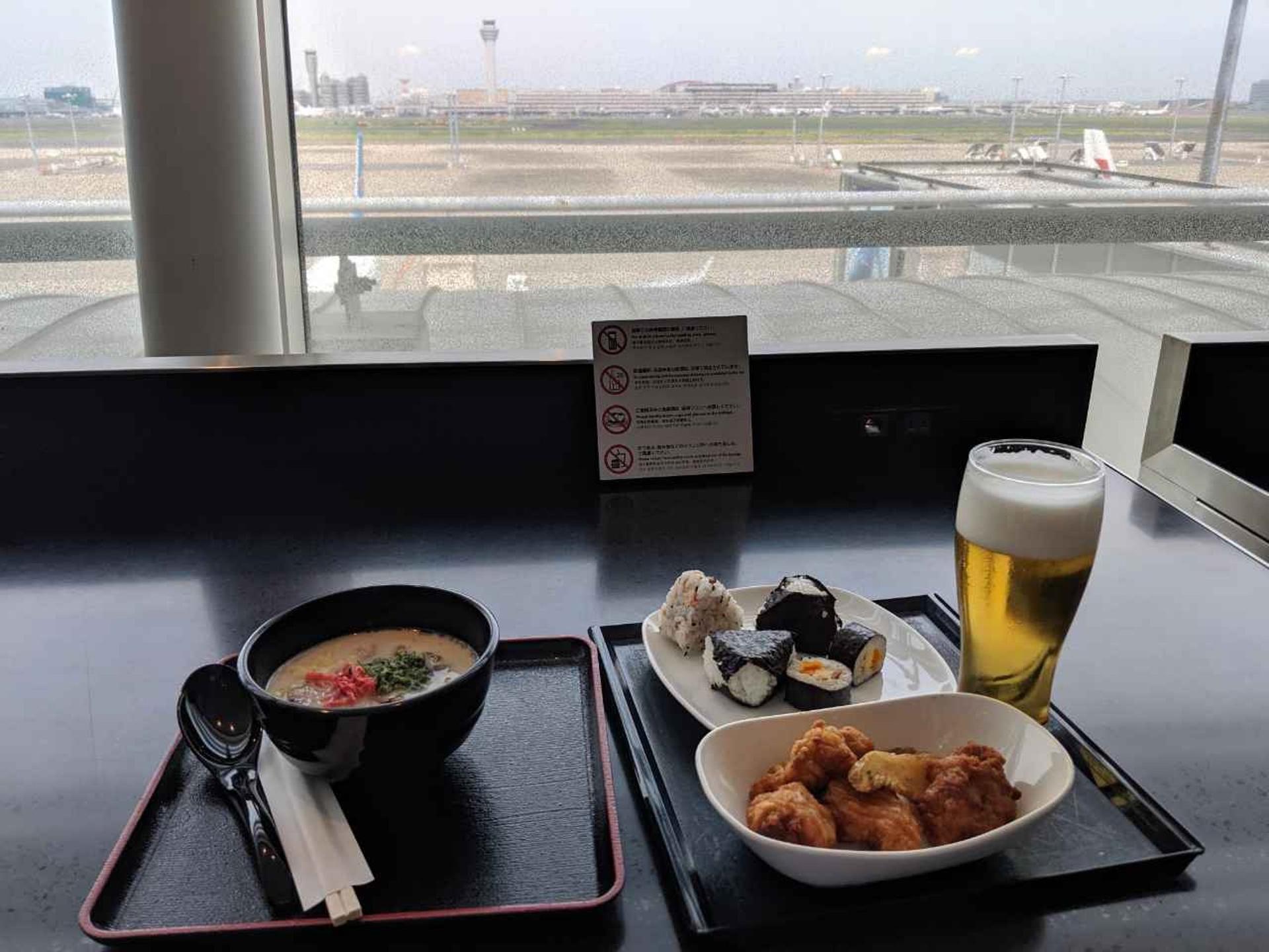 All Nippon Airways ANA Lounge (Gate 110) image 37 of 41