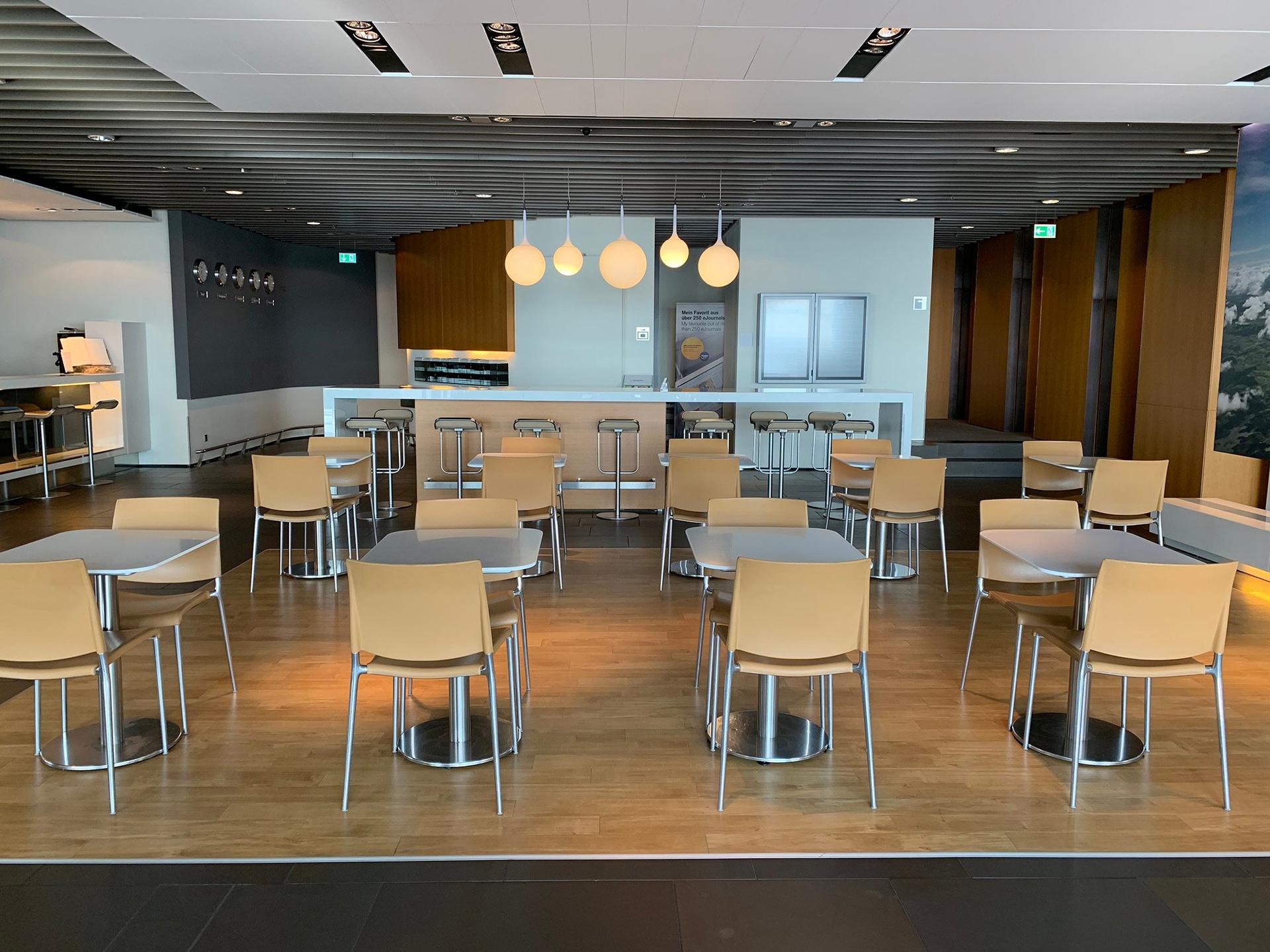 Lufthansa Business Lounge (Schengen, Gate A26) image 24 of 28