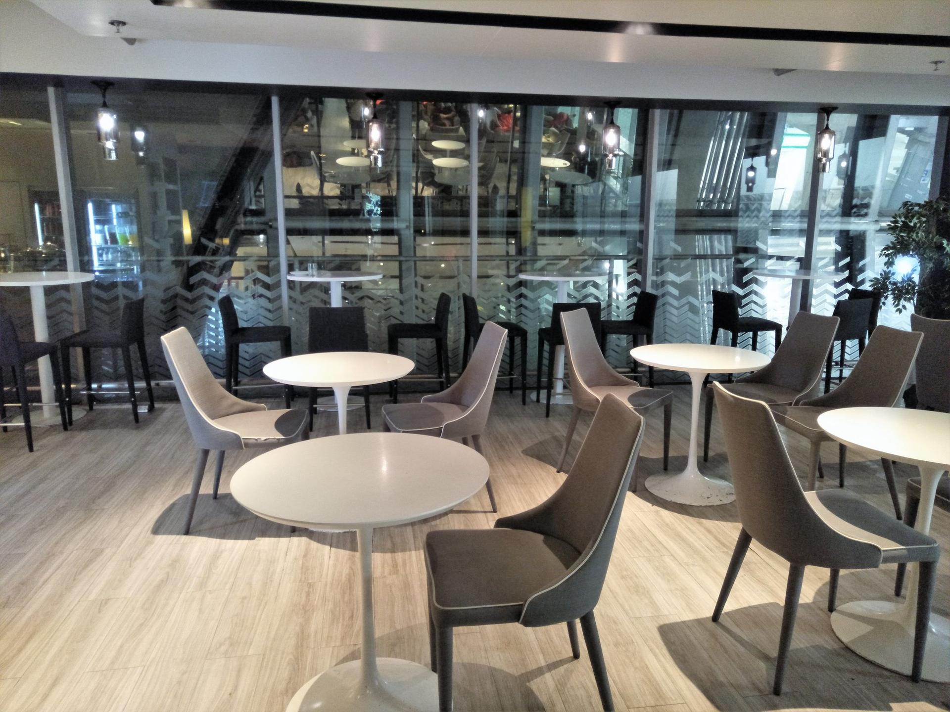 Miracle Business Class Lounge image 11 of 26