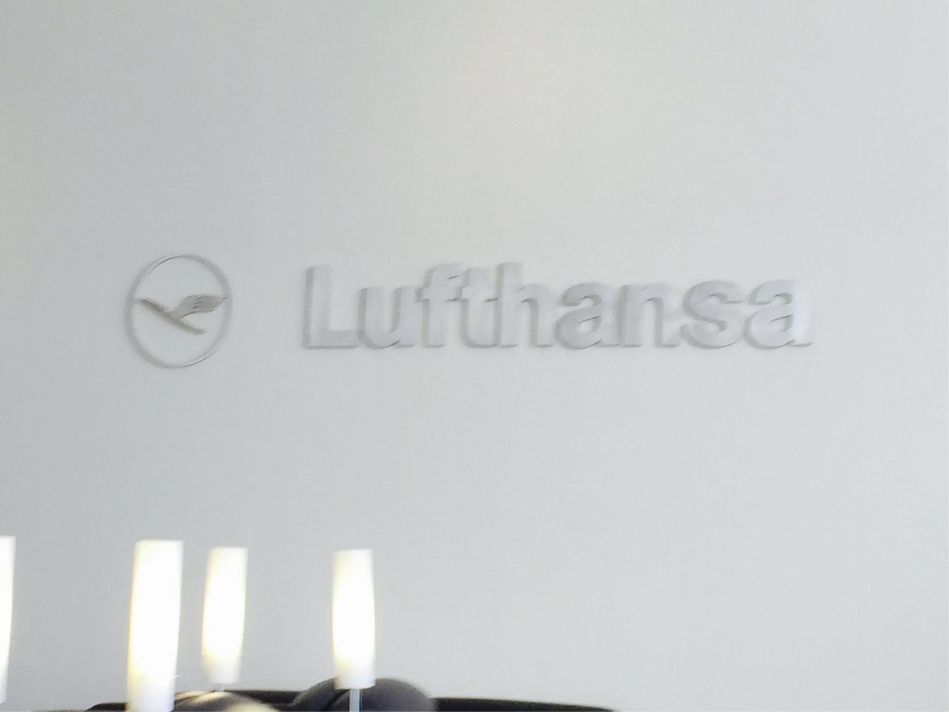 Lufthansa Senator Lounge  image 31 of 32