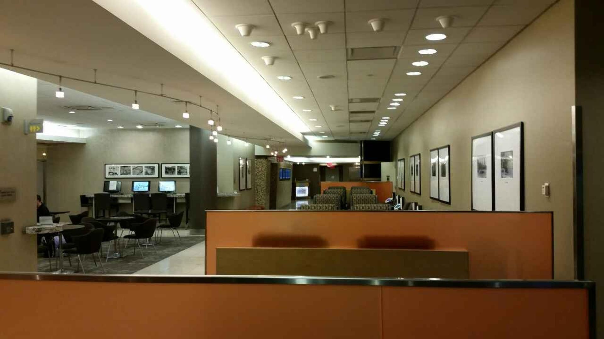 American Airlines Admirals Club image 5 of 25