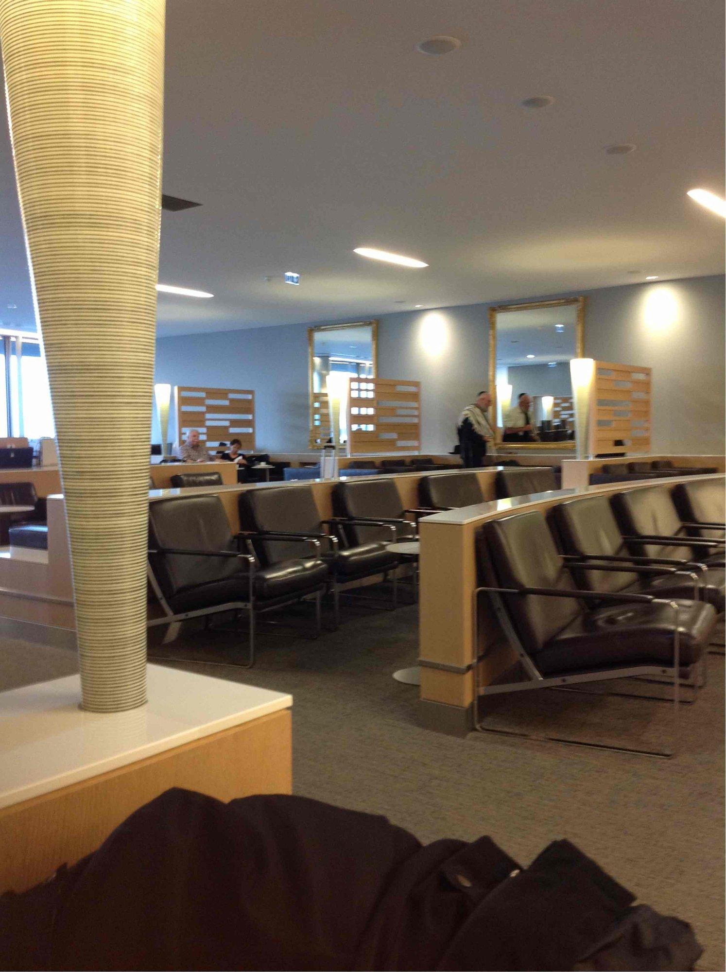 American Airlines Admirals Club  image 14 of 25