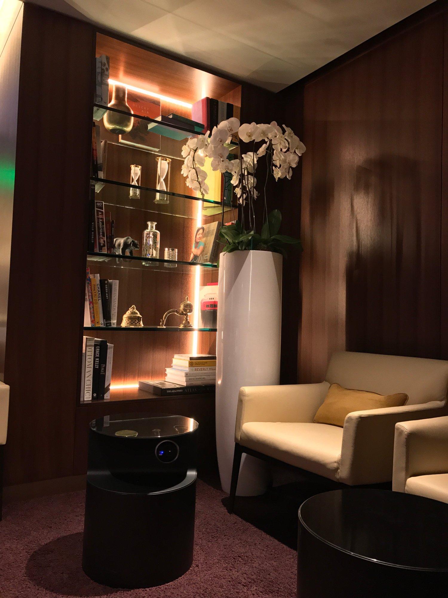 Etihad Airways First & Business Class Lounge image 2 of 5
