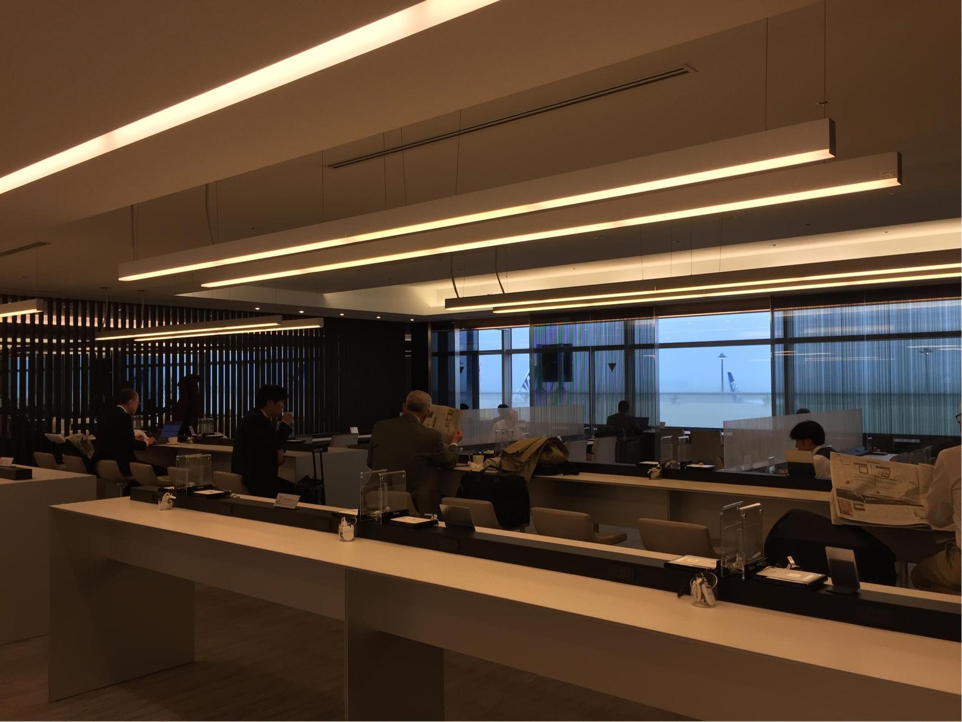 All Nippon Airways ANA Lounge (Gate 62) image 5 of 12