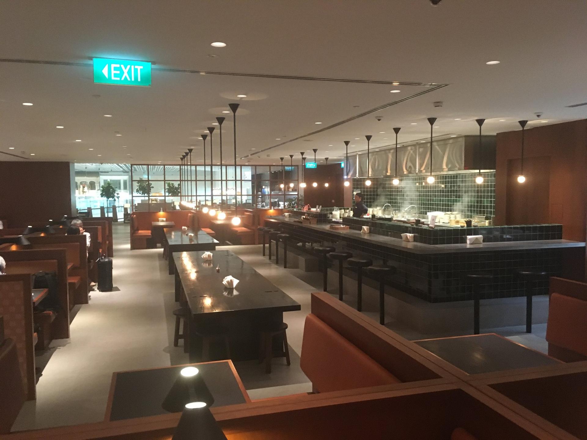 Cathay Pacific Lounge image 53 of 60