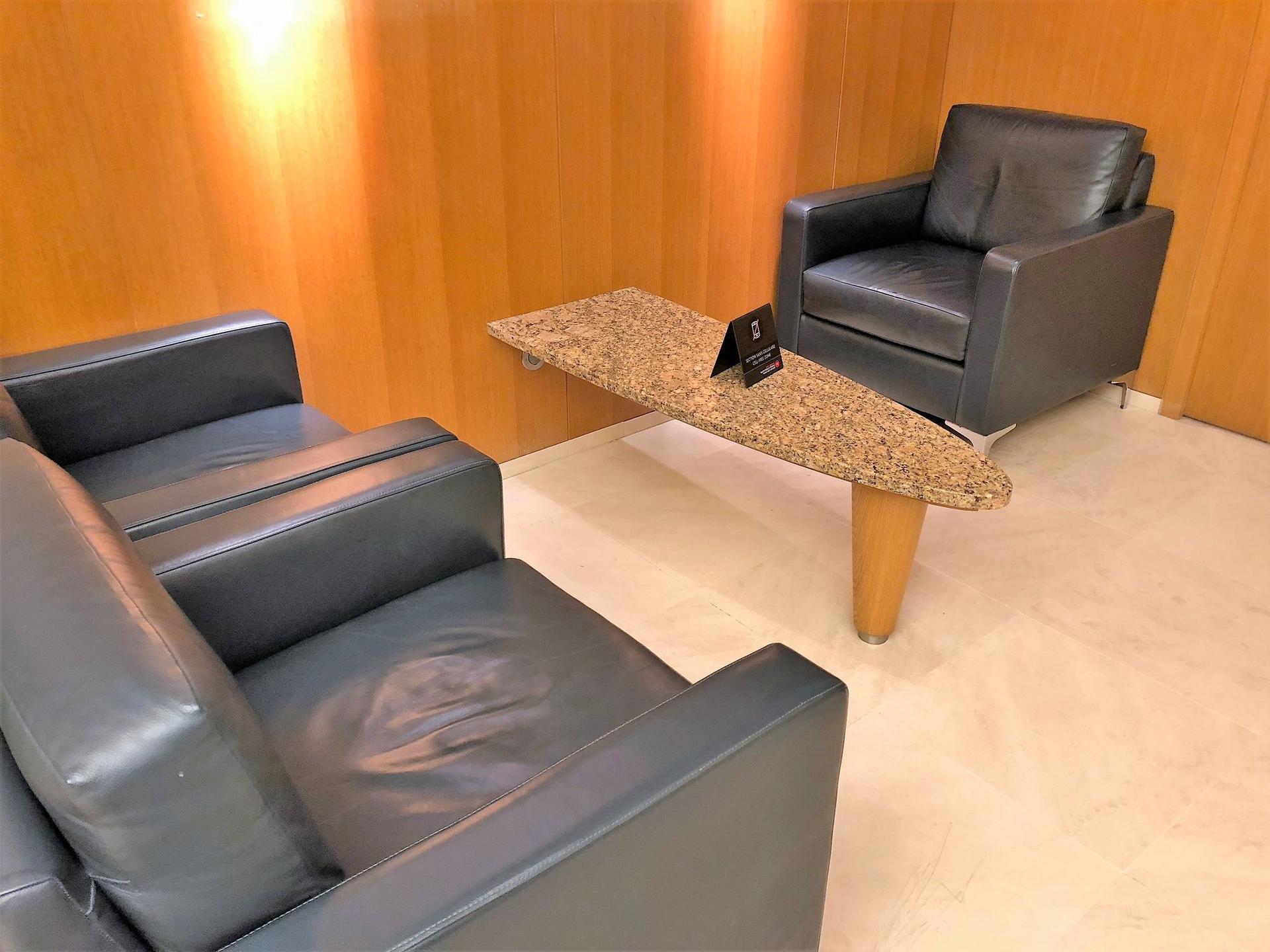 Air Canada Maple Leaf Lounge image 34 of 64