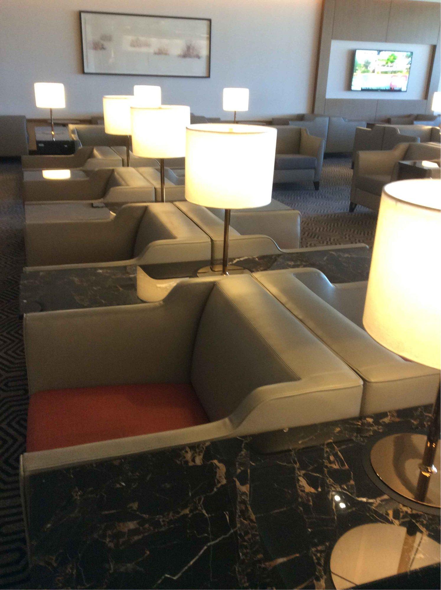 Singapore Airlines SilverKris Business Class Lounge image 5 of 20
