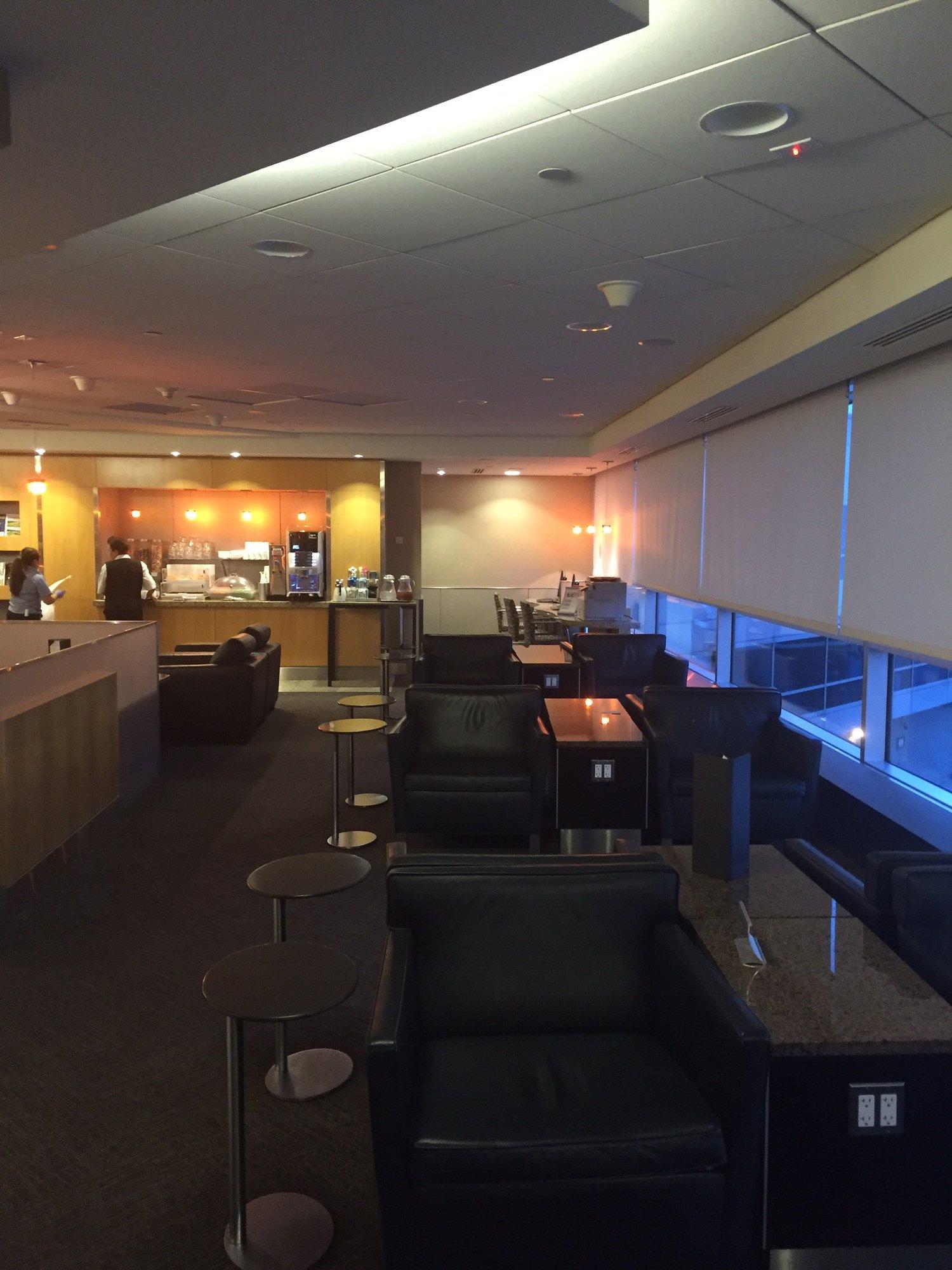 American Airlines Admirals Club image 18 of 25