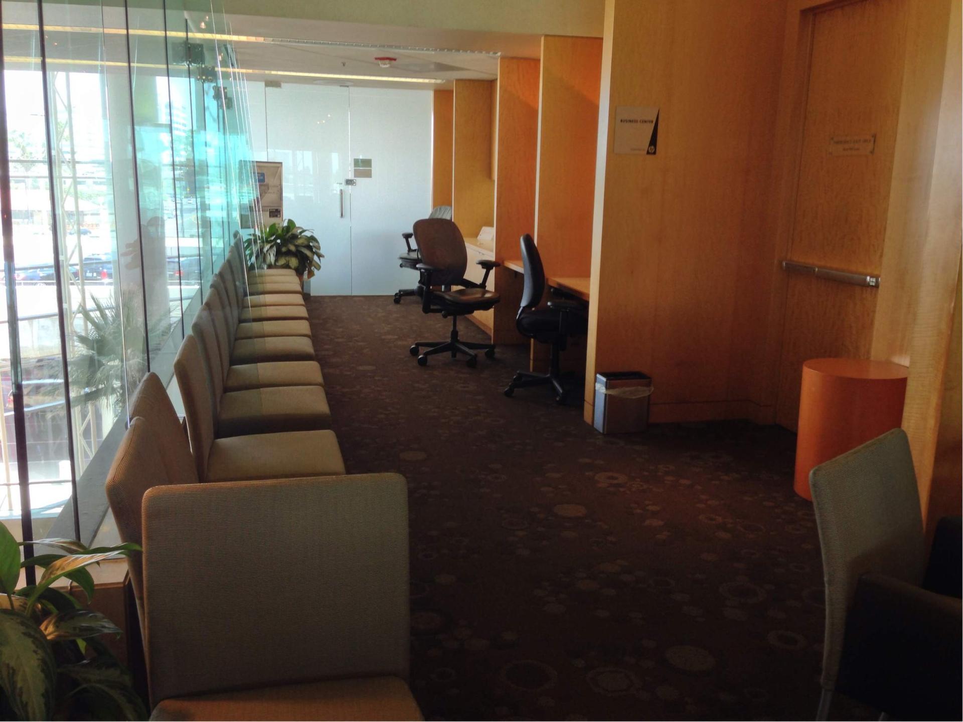 American Airlines Admirals Club image 3 of 12