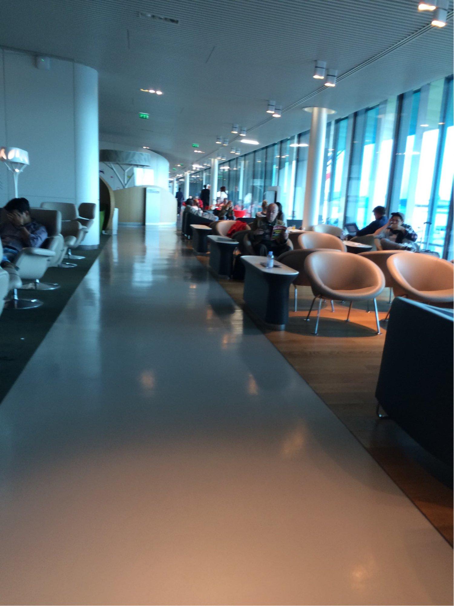 Air France Lounge (Concourse M) image 14 of 17