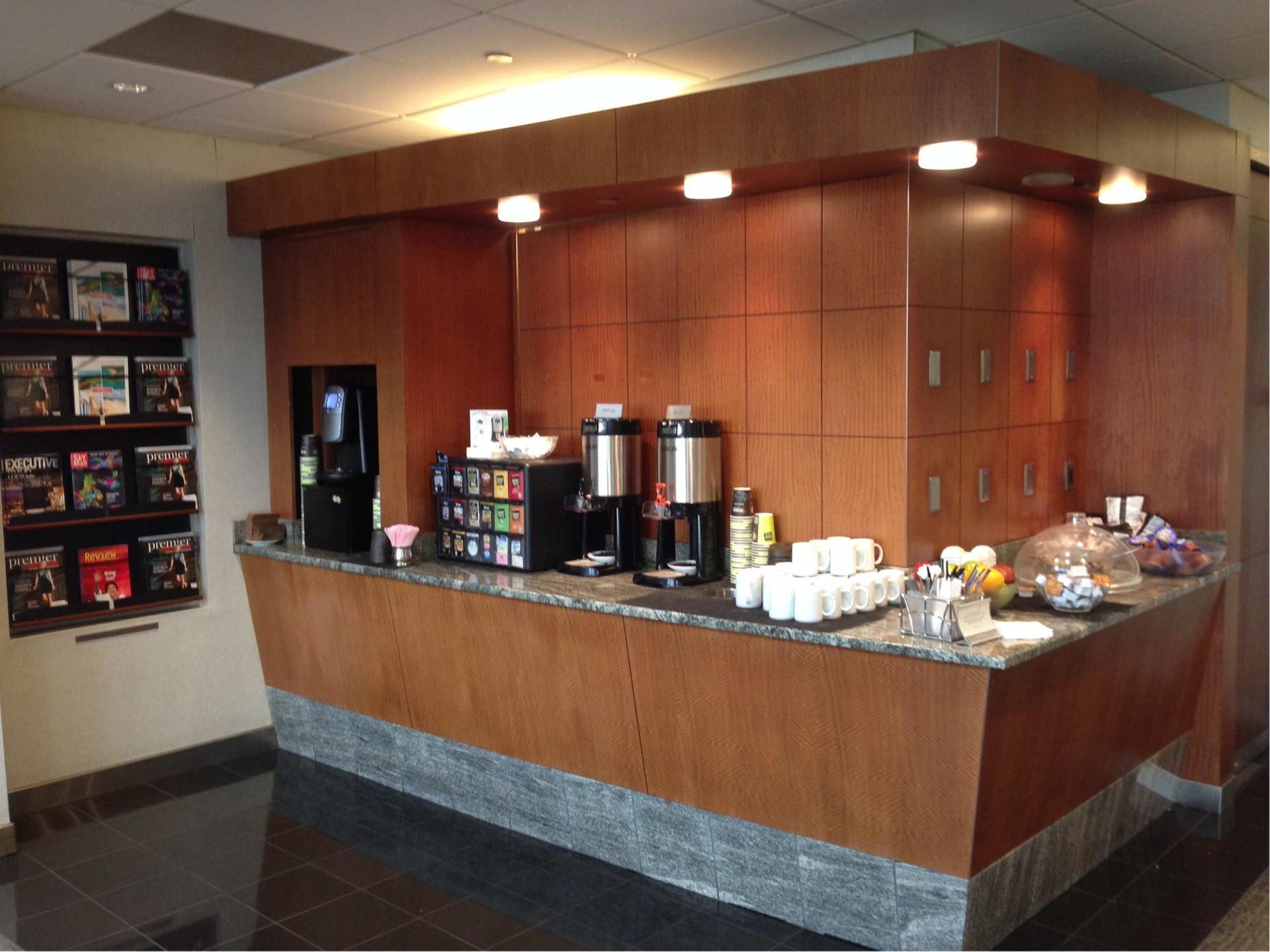 American Airlines Admirals Club image 28 of 48