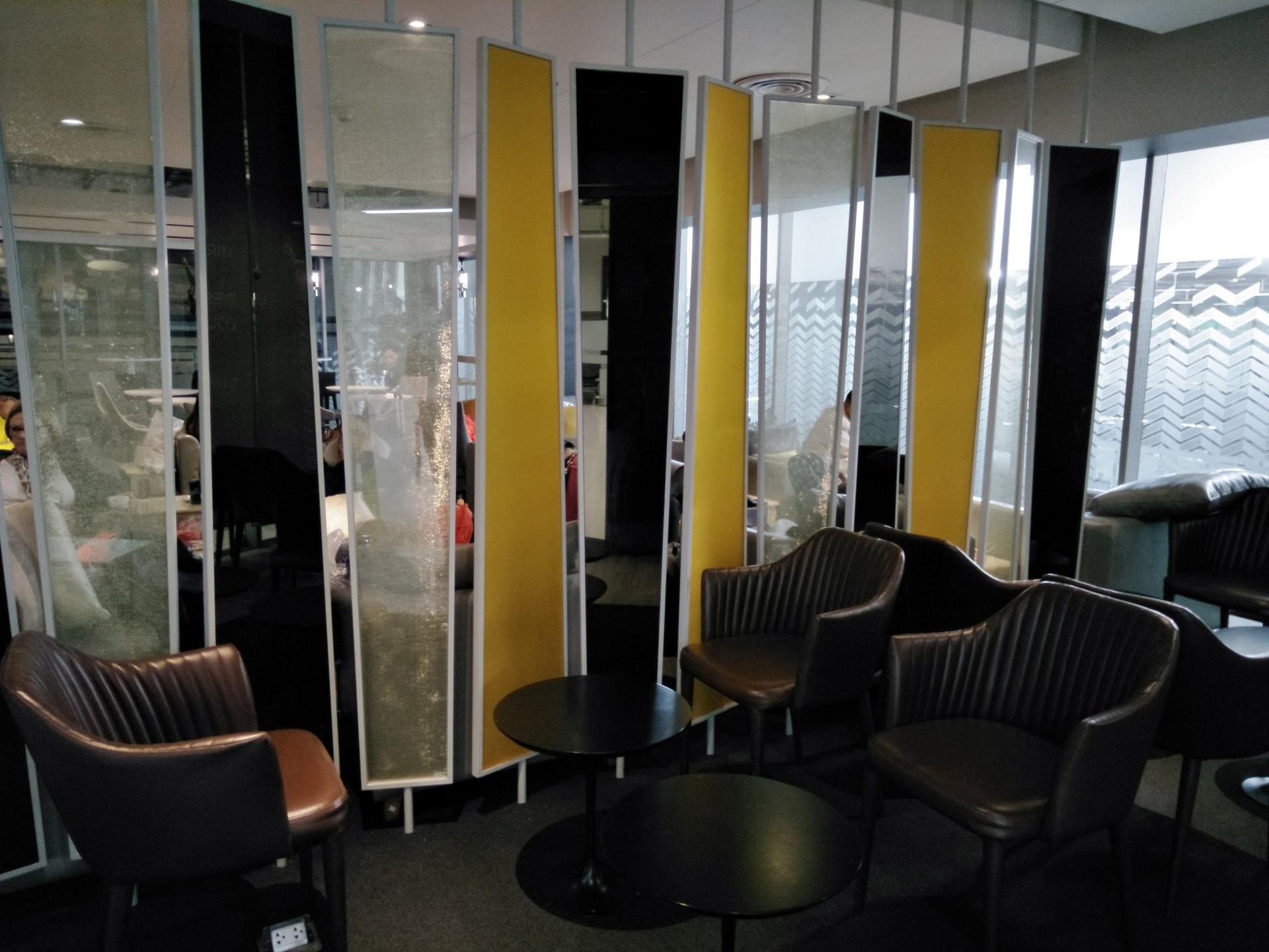 Miracle Business Class Lounge image 12 of 26