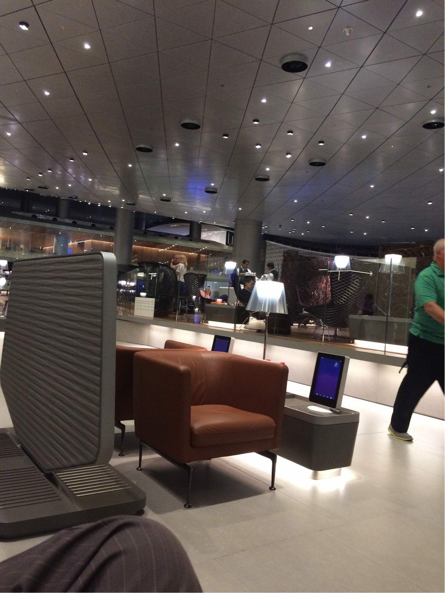 Qatar Airways First and Business Class Arrivals Lounge (Before Immigration) image 1 of 1