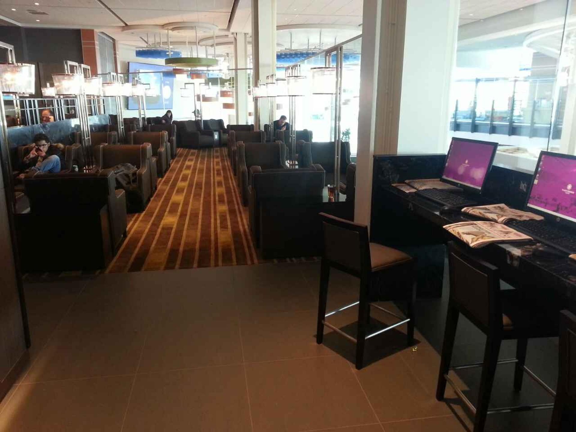 Plaza Premium Lounge (Domestic Gate B15) image 18 of 72