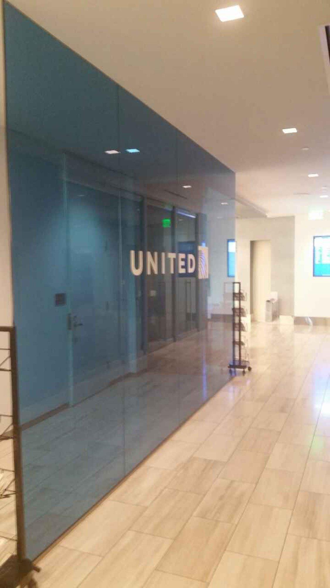 United Airlines United Club image 47 of 57