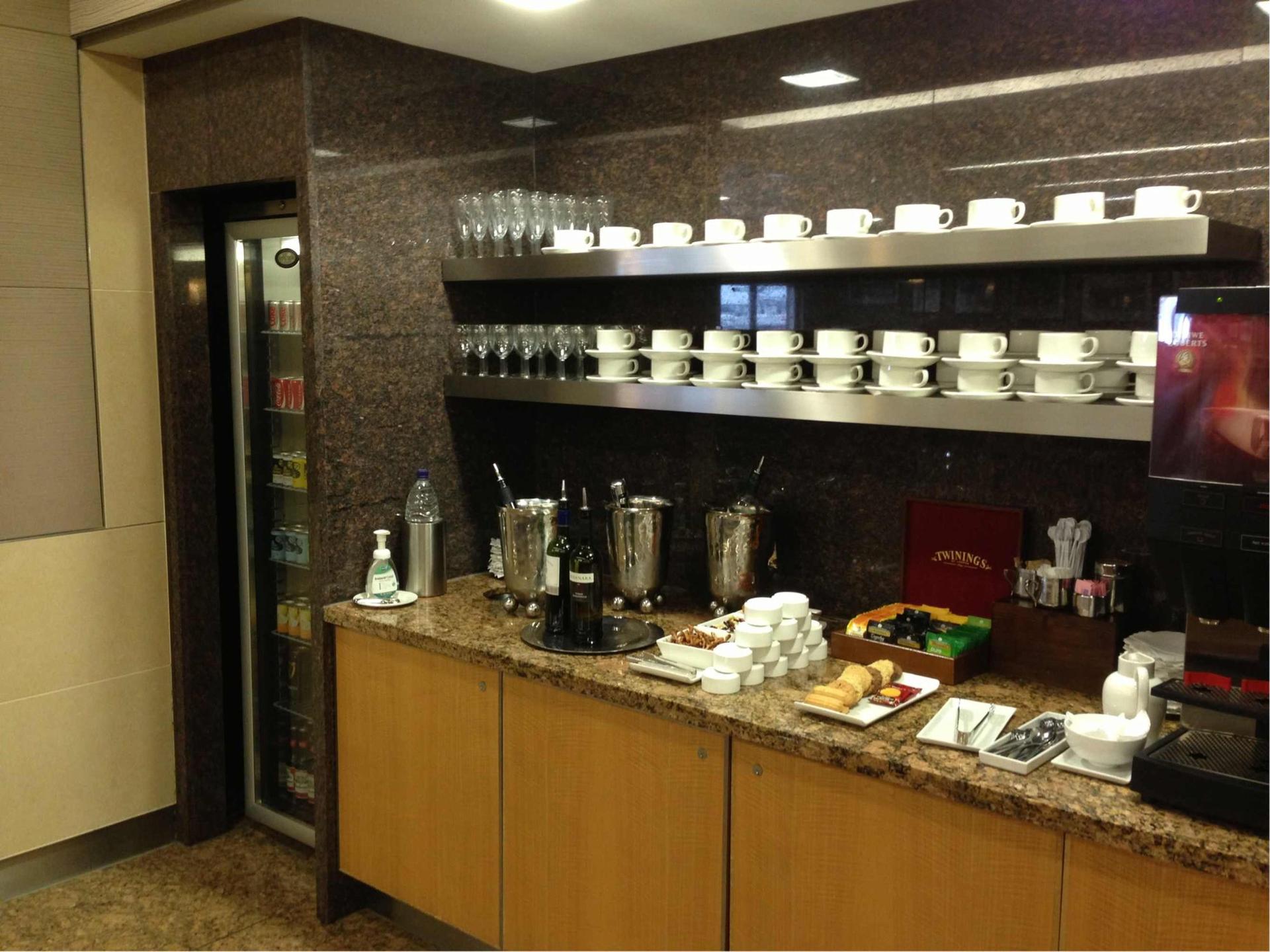 American Airlines International First Class Lounge image 5 of 16