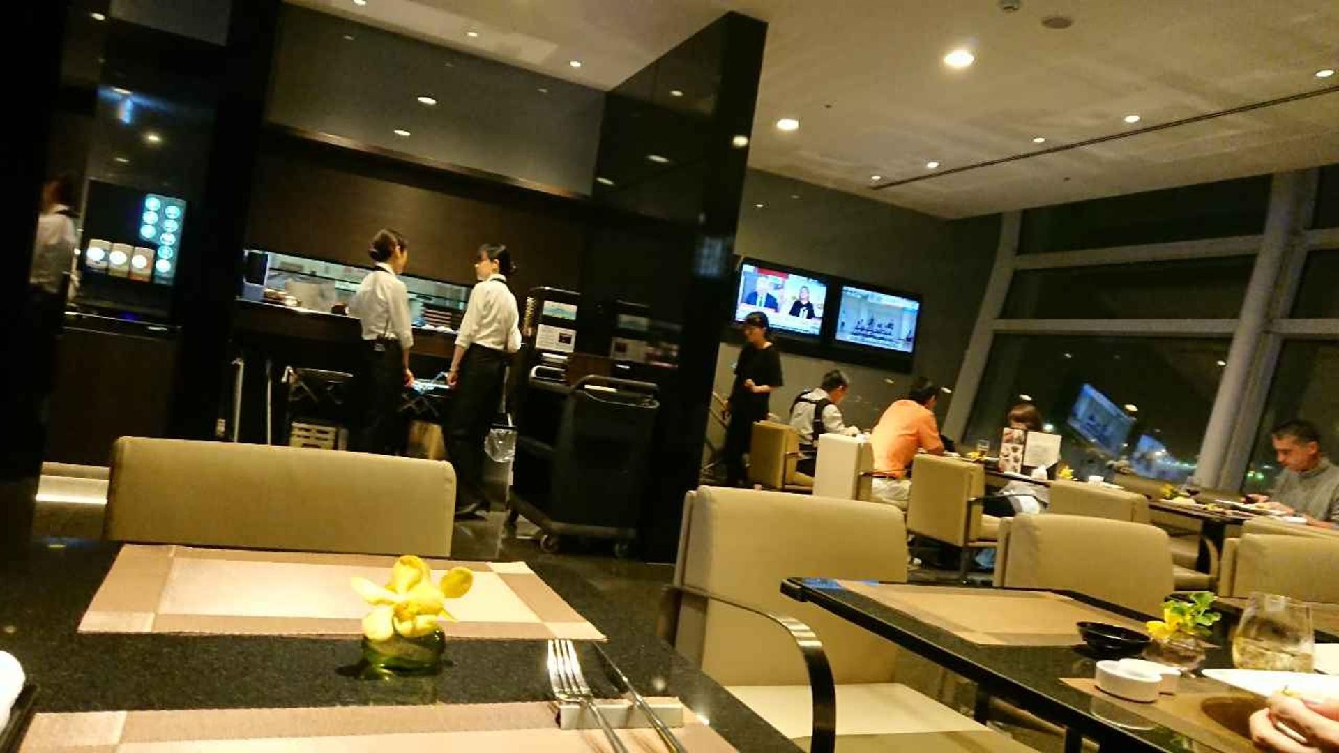 All Nippon Airways ANA Suite Lounge (Gate 110) image 4 of 12