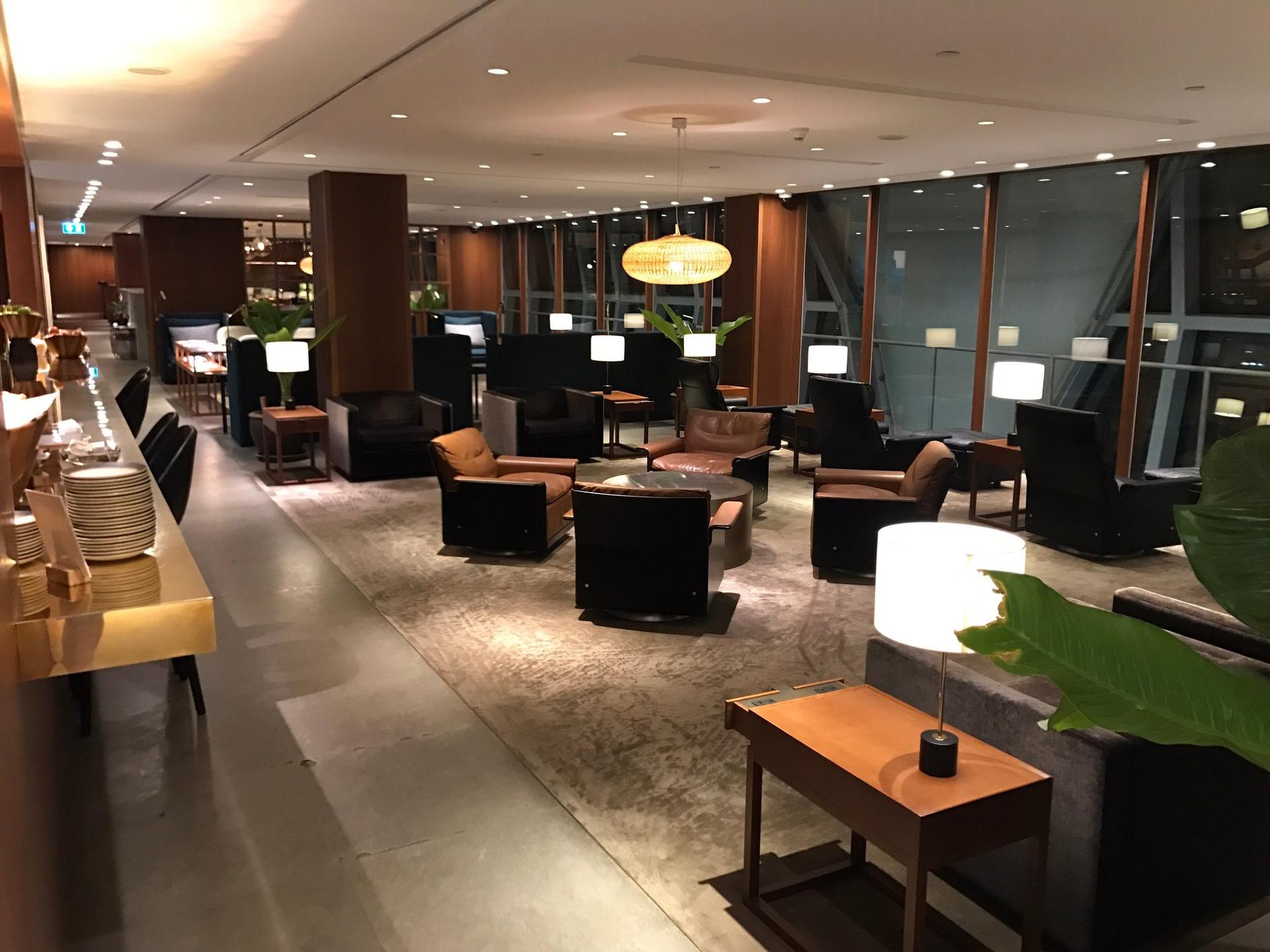 Cathay Pacific First and Business Class Lounge image 27 of 69