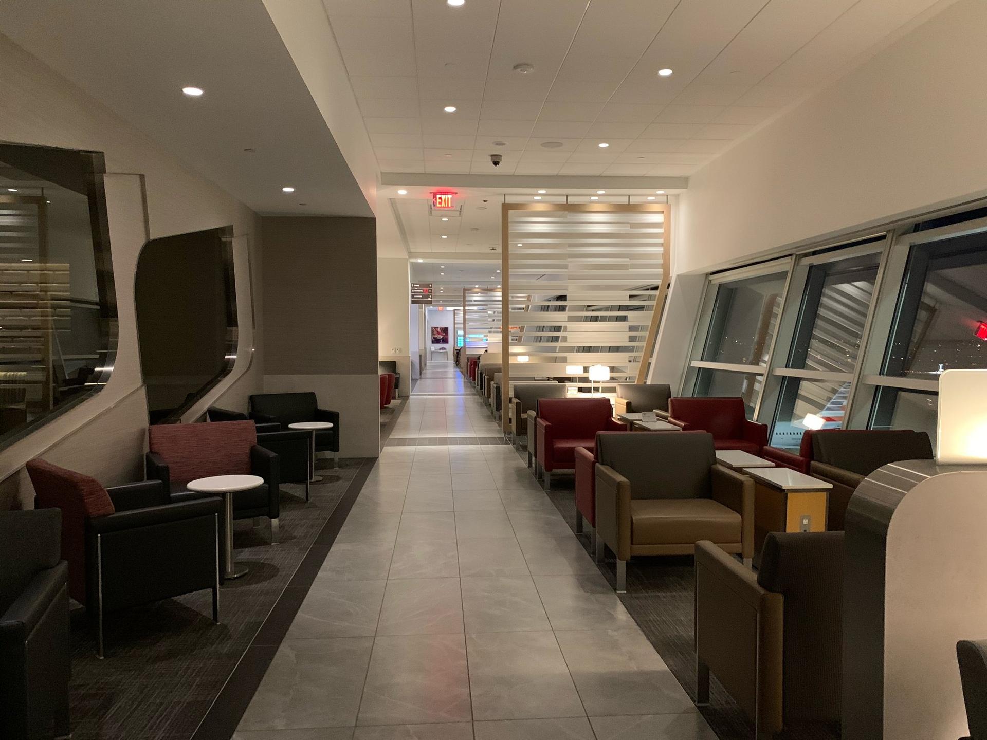 American Airlines Flagship Lounge image 15 of 55
