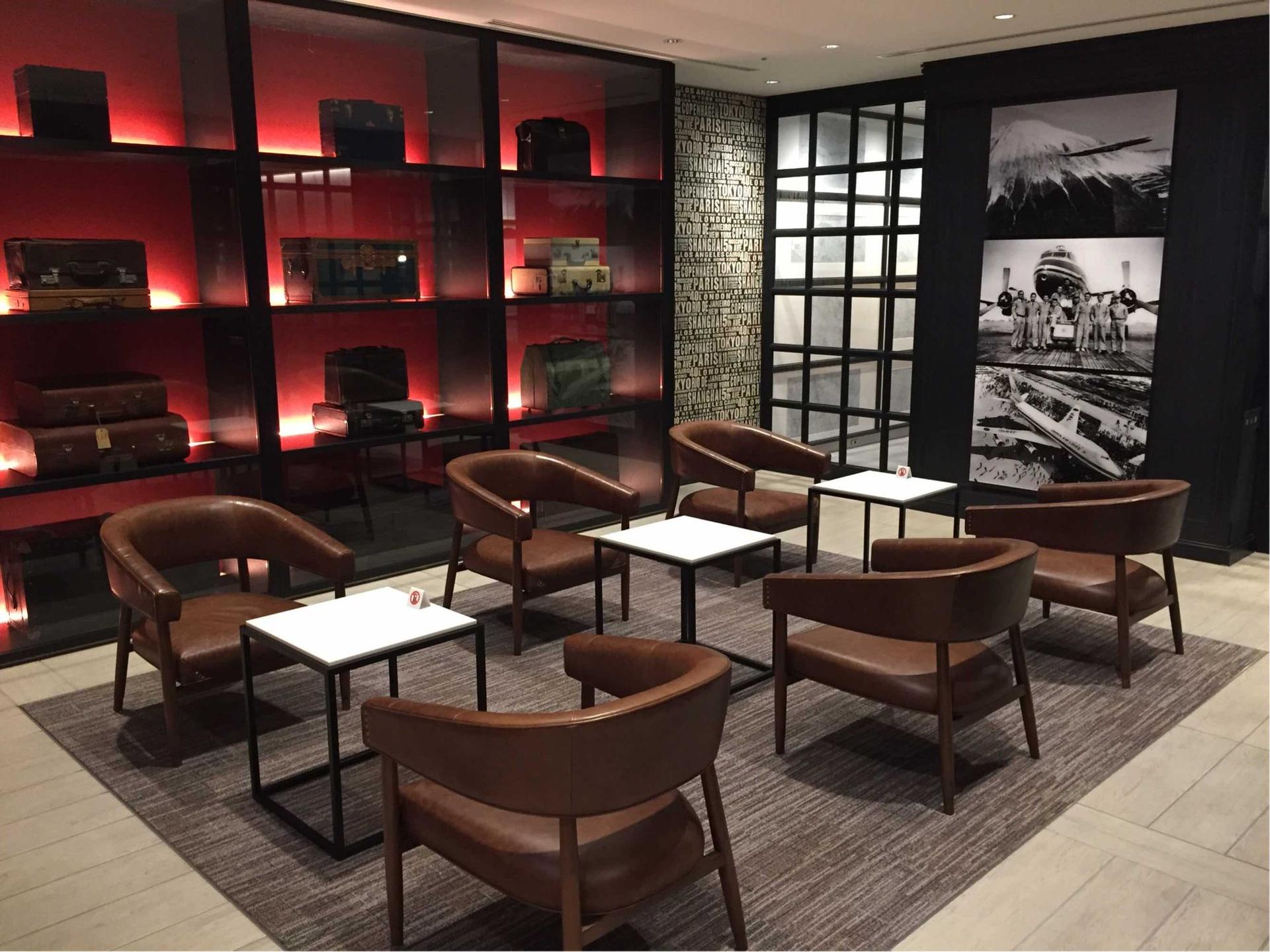 Japan Airlines JAL First Class Lounge image 12 of 43