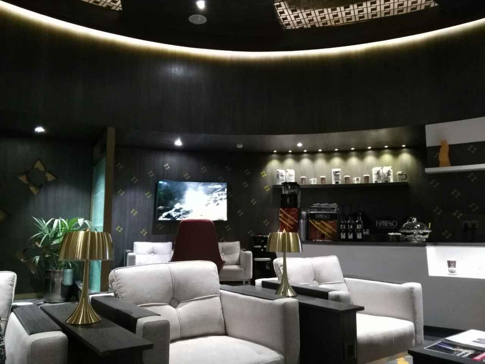 Bank Alfalah Premier Lounge (International) image 9 of 9