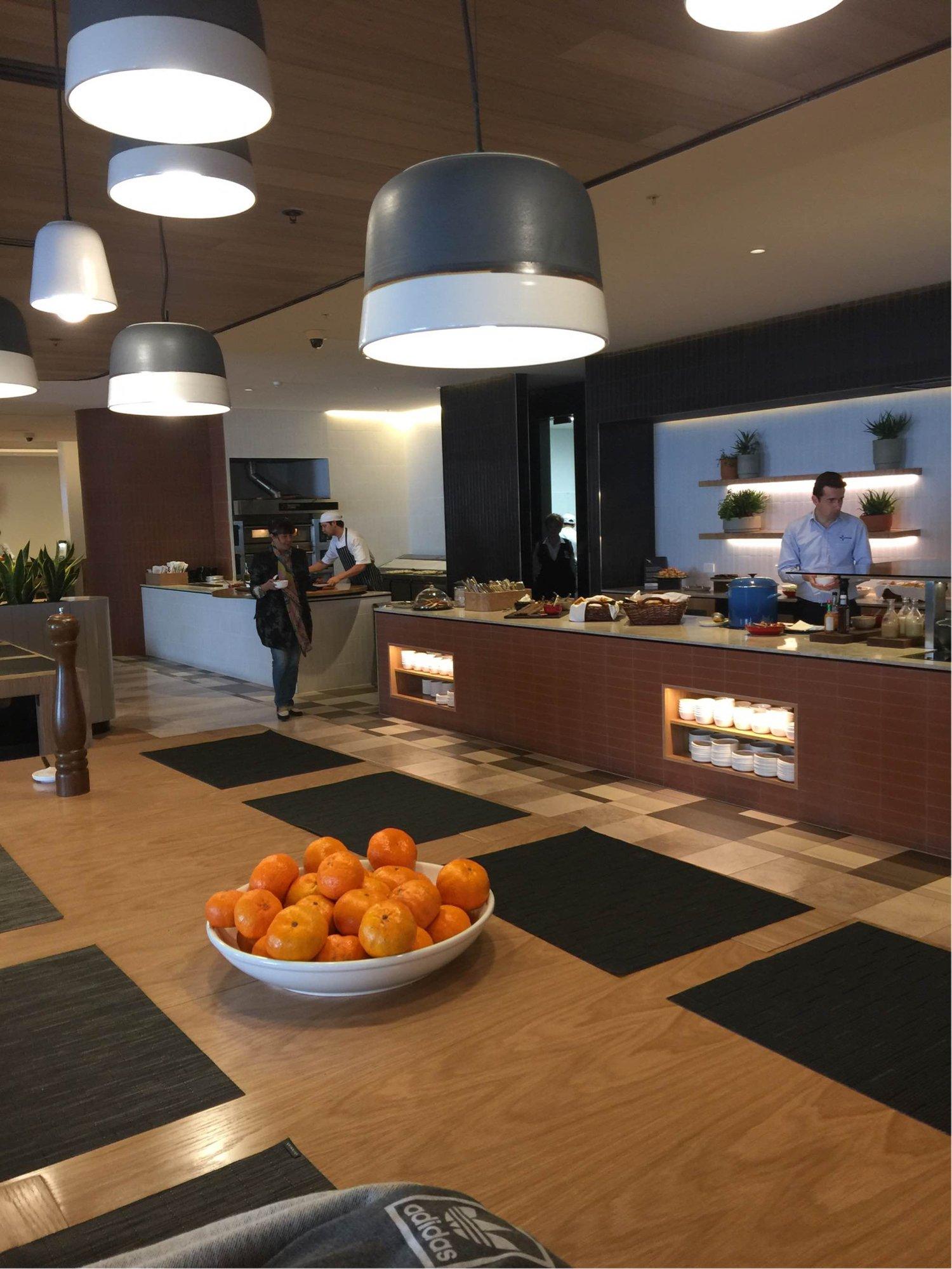 Qantas Airways Domestic and International Business Lounge image 4 of 5