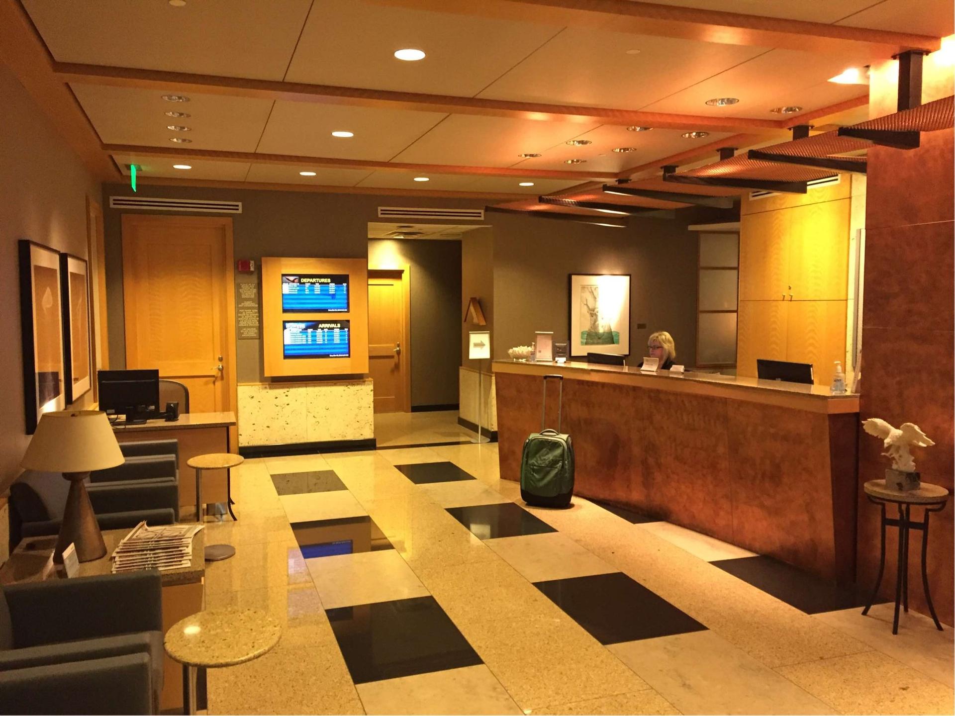 American Airlines Admirals Club image 2 of 14