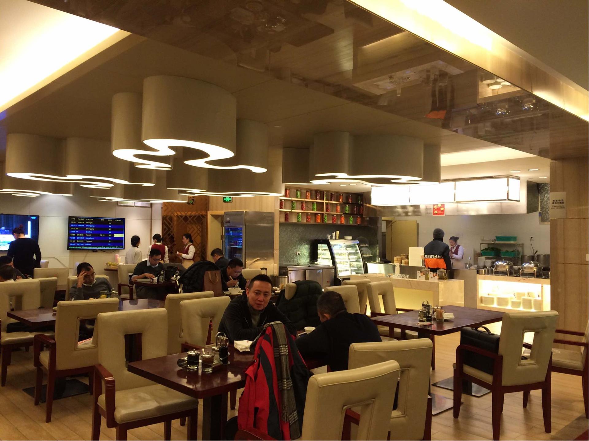 Shenzhen Airlines King Lounge Hall 2 image 7 of 7